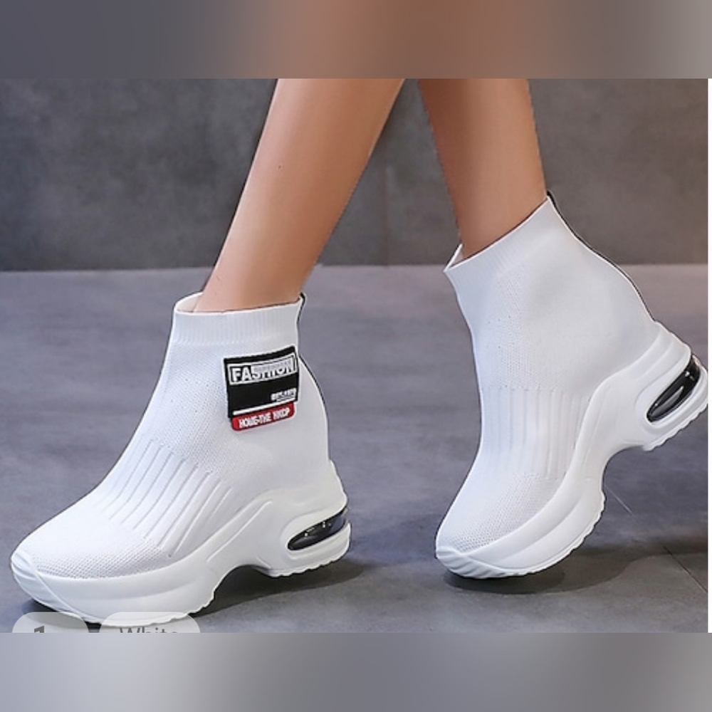 NWOB~Women's daily slip-on walking shoes. 👟